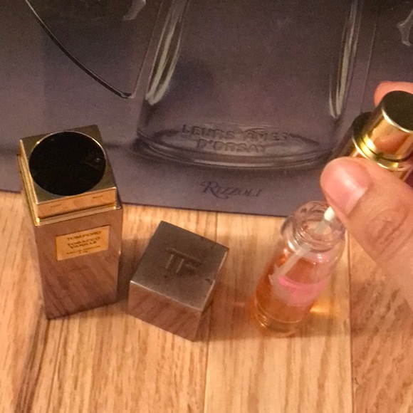 RARE🤍TOM FORD Travel Case w/Tobacco Vanille Vanilla 🤤 Deliciousness REFILLABLE - Picture 6 of 8